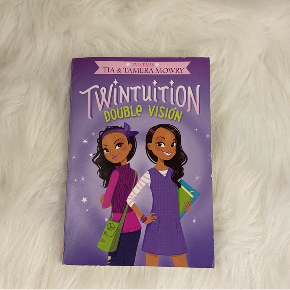 Scholastic Other - Twintuition Double Vision Book (NWOT)